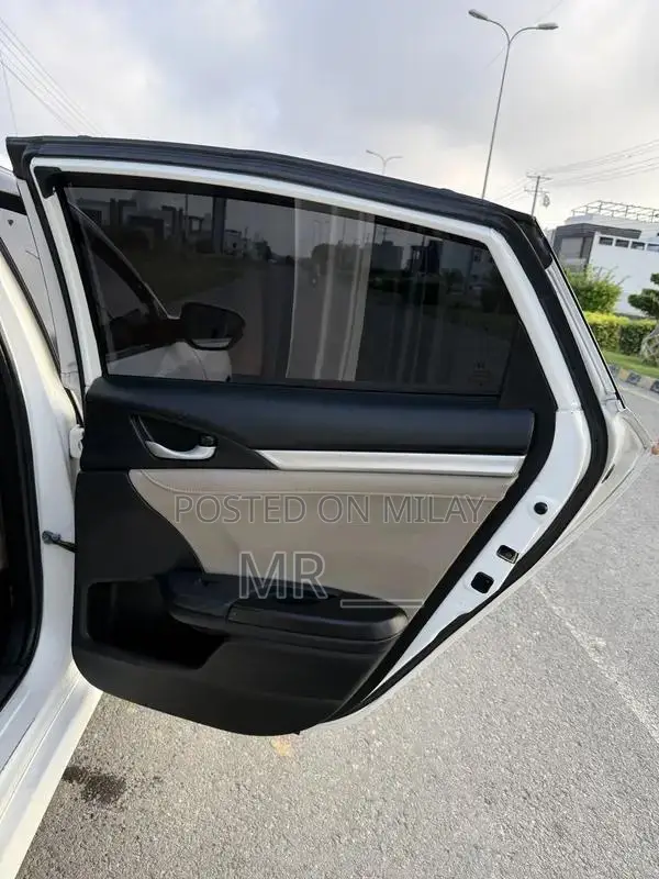 Honda Civic VTi Oriel Prosmatec Sedan - Premium Compact Car