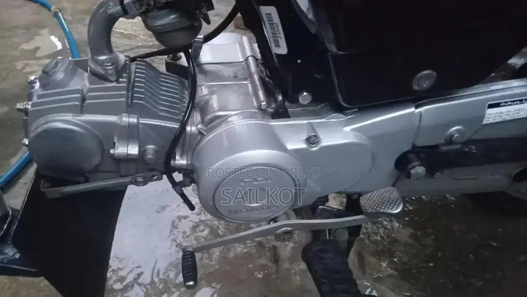 Honda 70cc Motorcycle - 2024-2025 Model Genuine Bike