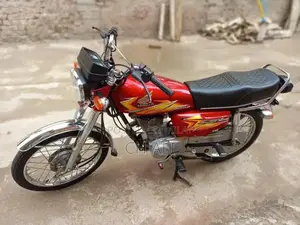 Photo - Honda 125 Motorcycle in Excellent Condition