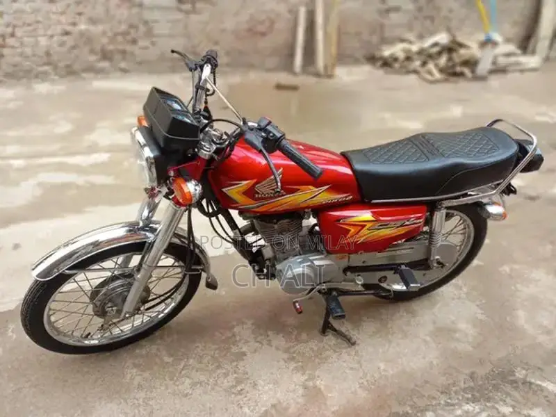 Honda 125 Motorcycle in Excellent Condition