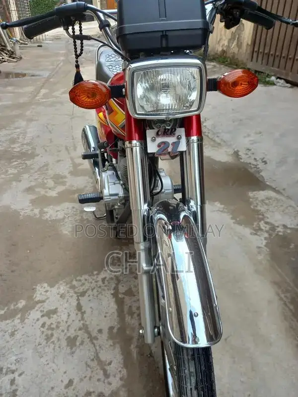 Honda 125 Motorcycle in Excellent Condition