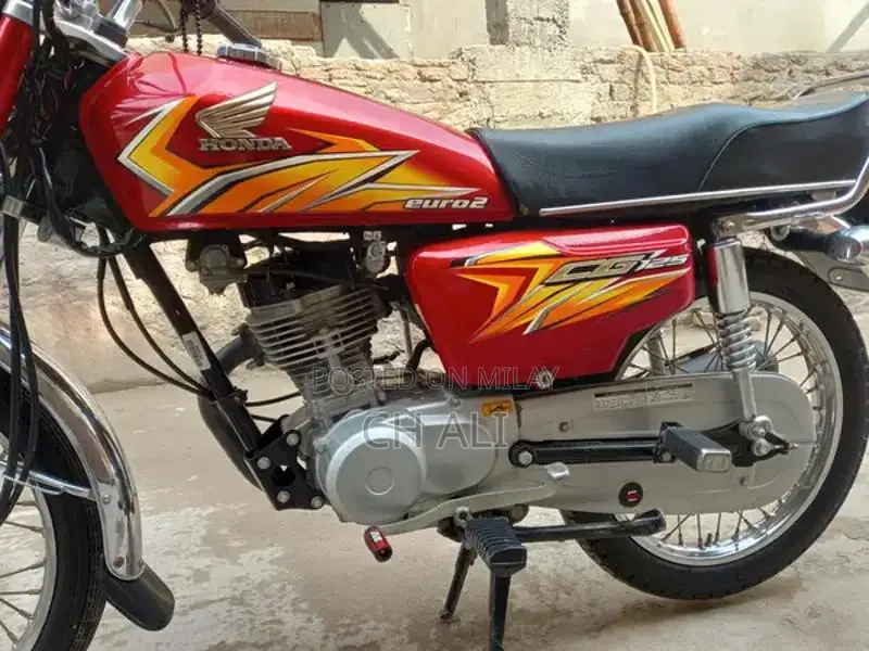 Honda 125 Motorcycle in Excellent Condition