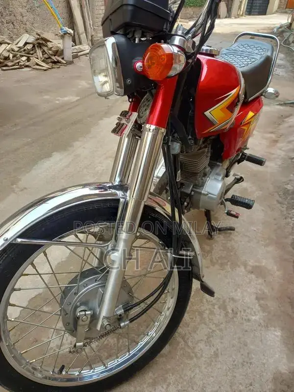 Honda 125 Motorcycle in Excellent Condition