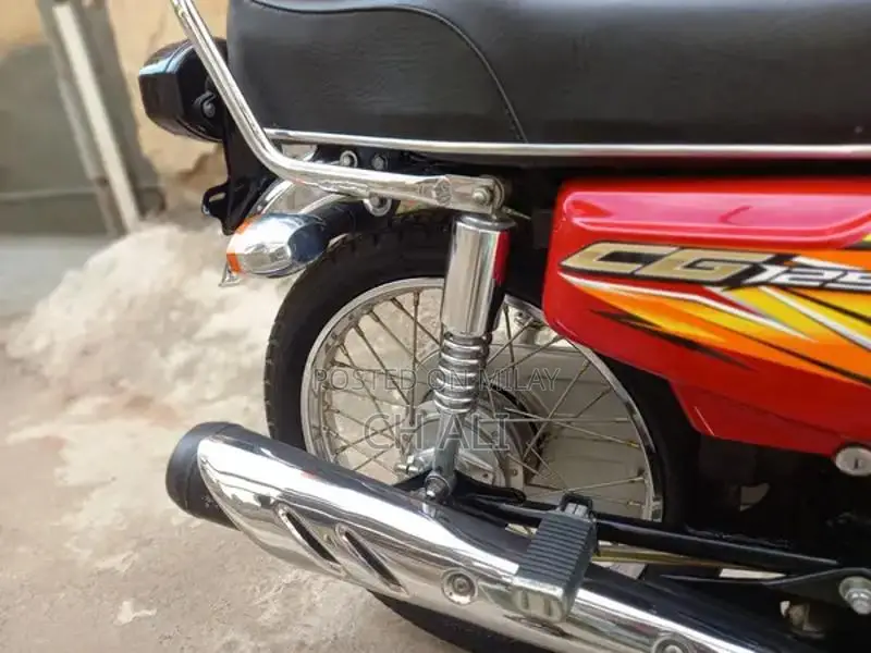 Honda 125 Motorcycle in Excellent Condition