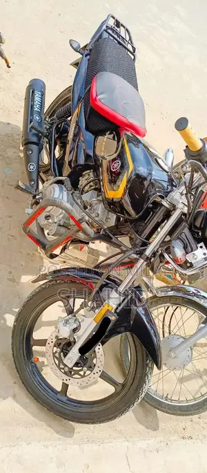 Photo - Yaham YB 125Z DX Motorcycle - Compact Commuter Bike