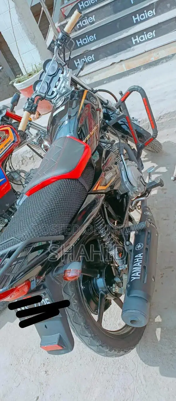 Yaham YB 125Z DX Motorcycle - Compact Commuter Bike