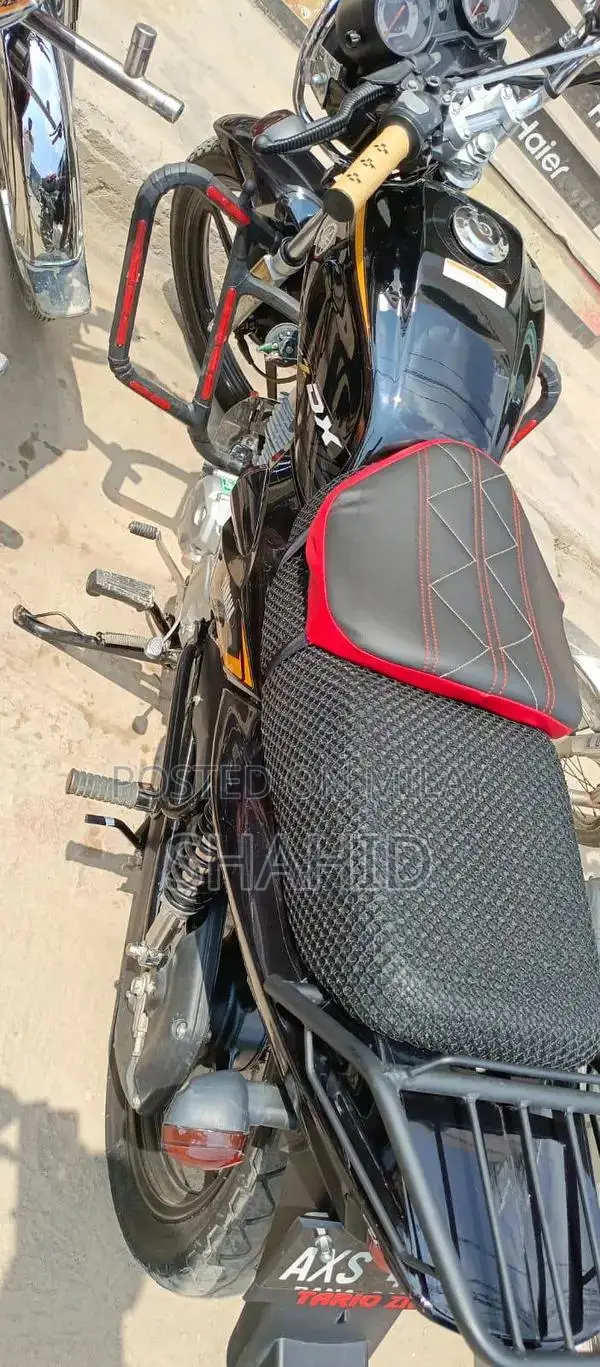 Yaham YB 125Z DX Motorcycle - Compact Commuter Bike