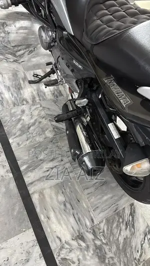 High-Quality Touring Motorcycle with Premium Accessories