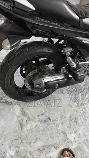 High-Quality Touring Motorcycle with Premium Accessories