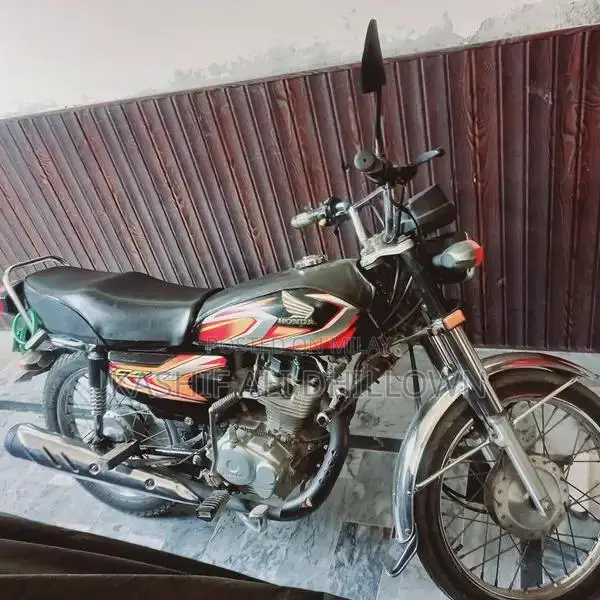 Honda CG 125 Motorcycle 2022 Model Low Mileage