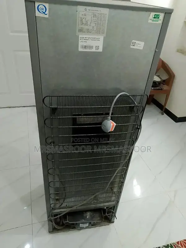 Pel Refrigerator - Medium Size, Excellent Condition