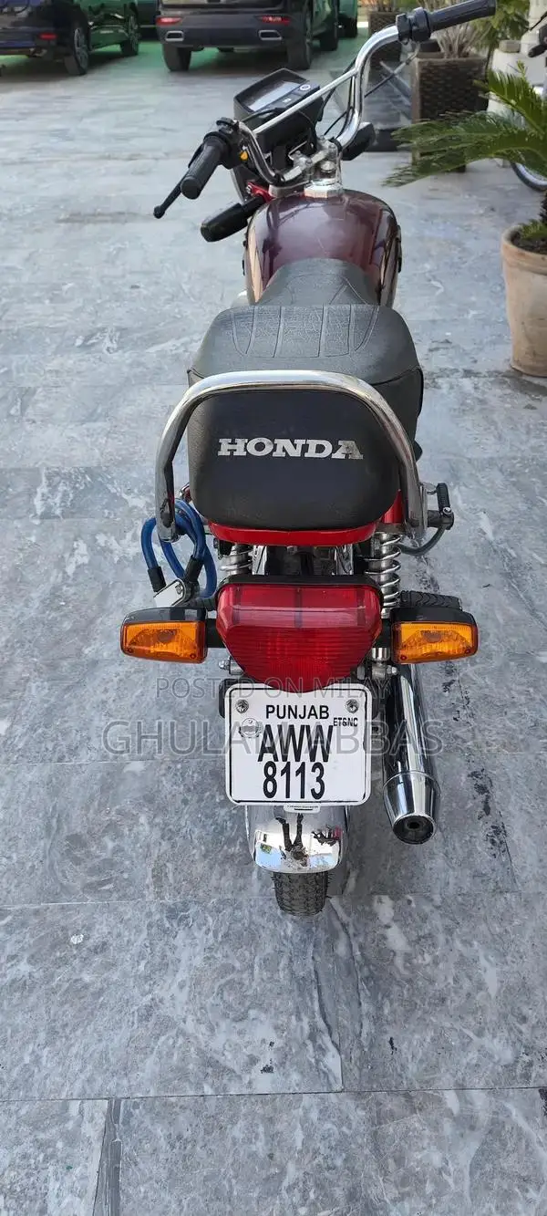 United CD 70 Motorcycle - 2024 Model with New Tyres