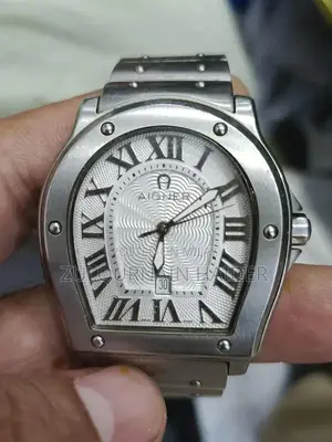 Authentic Swiss Luxury Watches - Precision Timepieces in Excellent Con