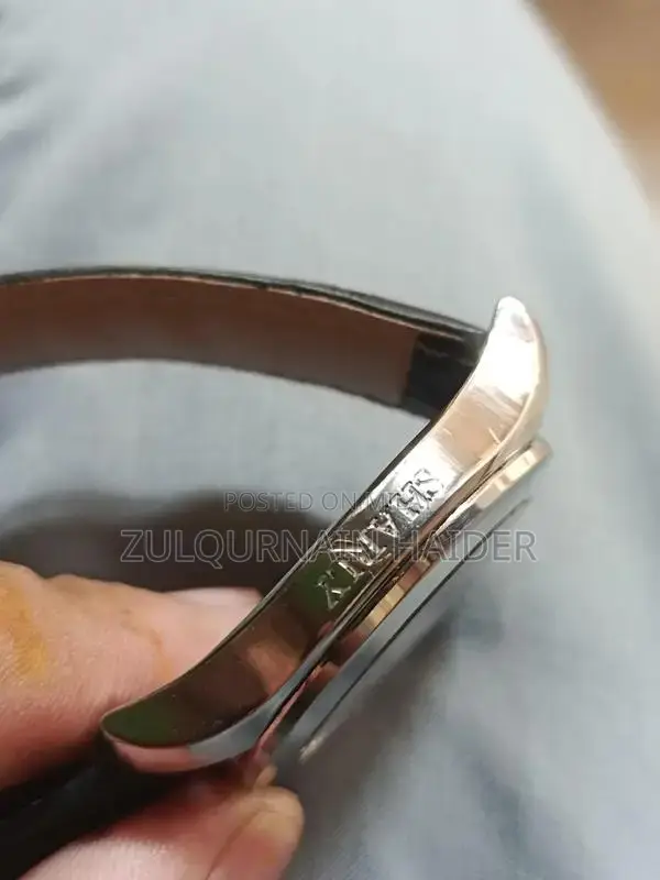 Authentic Swiss Luxury Watches - Precision Timepieces in Excellent Con