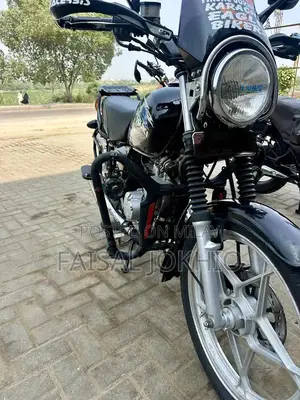 GS 150 SE Touring Motorcycle with Accessories