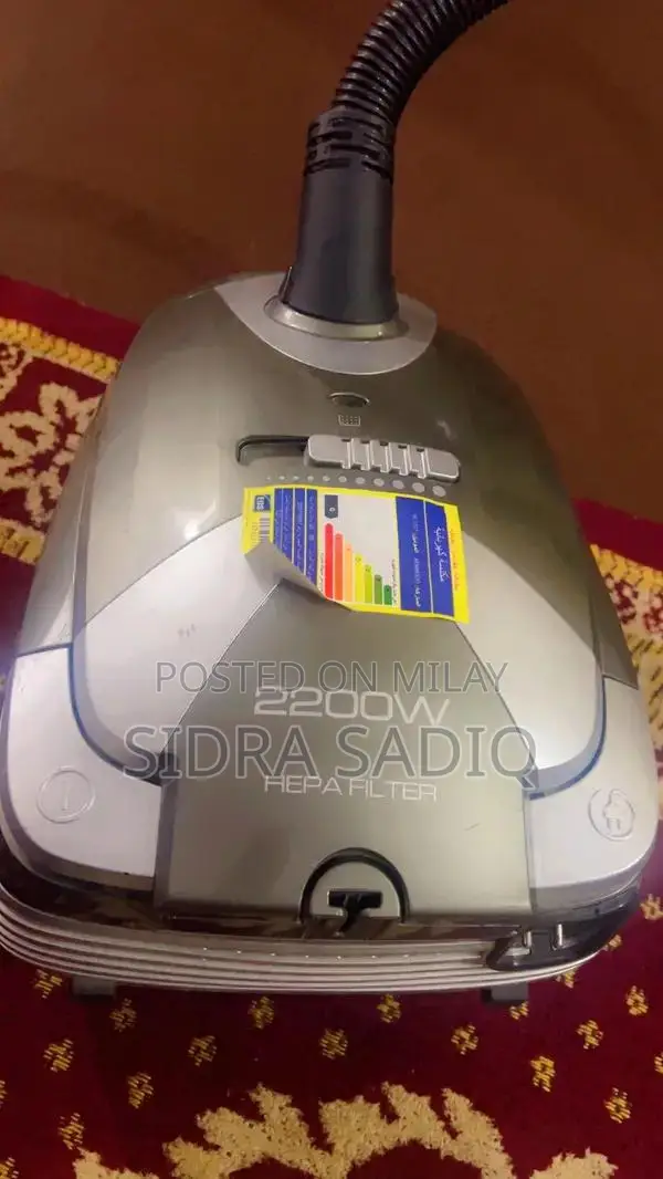 Kenwood Vacuum Cleaner - Excellent Condition with Full Warranty