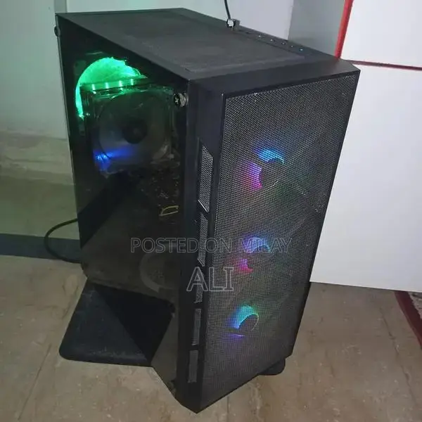 Gaming Desktop PC with Intel i7 6th Gen and Dedicated Graphics