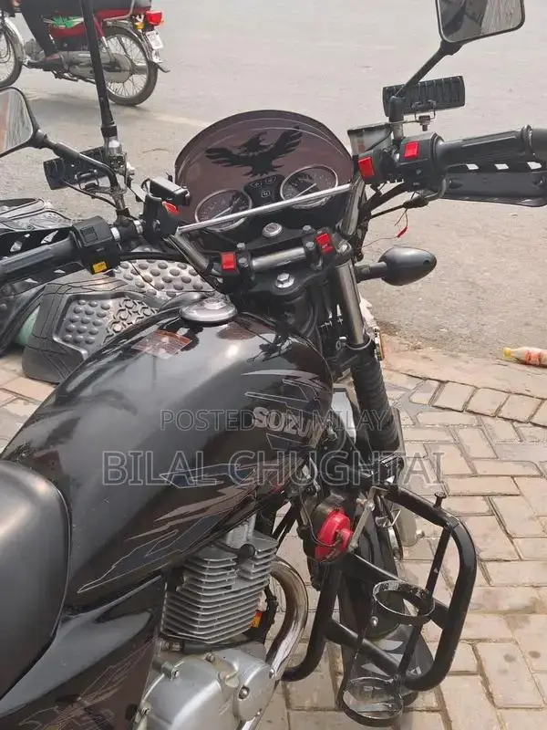 Suzuki GS 150 Special Edition Motorcycle with Accessories