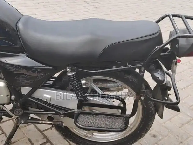 Suzuki GS 150 Special Edition Motorcycle with Accessories