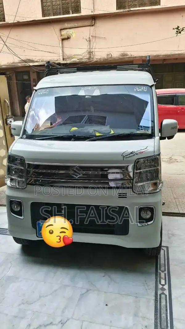 Suzuki Every Wagon PZ Turbo - Compact Minivan with Turbo Performance