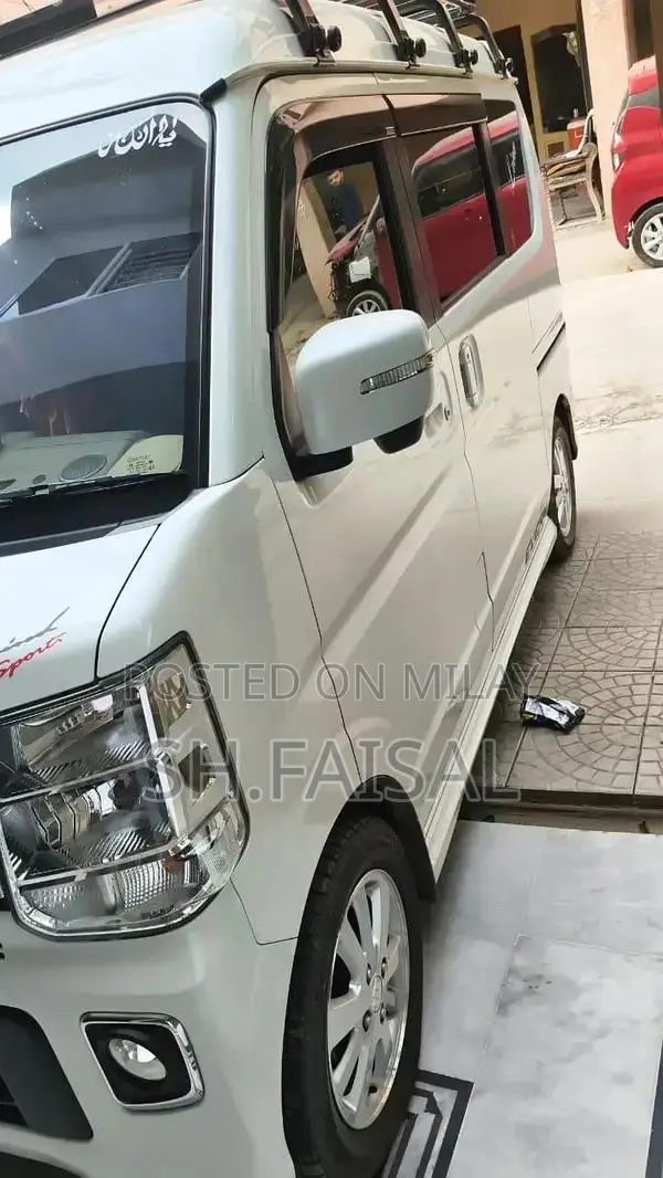 Suzuki Every Wagon PZ Turbo - Compact Minivan with Turbo Performance