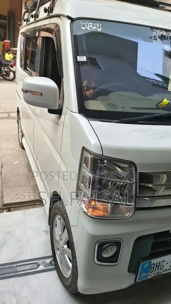 Suzuki Every Wagon PZ Turbo - Compact Minivan with Turbo Performance