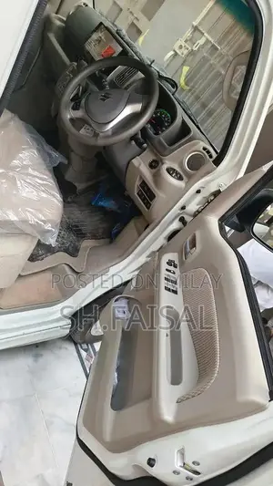 Suzuki Every Wagon PZ Turbo - Compact Minivan with Turbo Performance