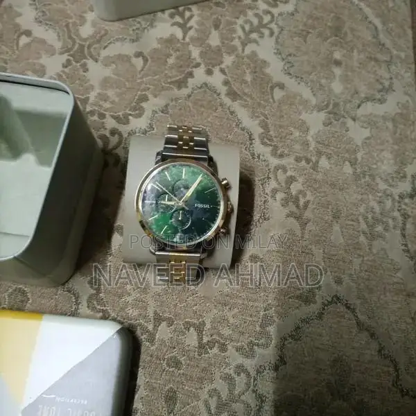 Fossil Men's Classic Analog Watch with Original Presentation Box