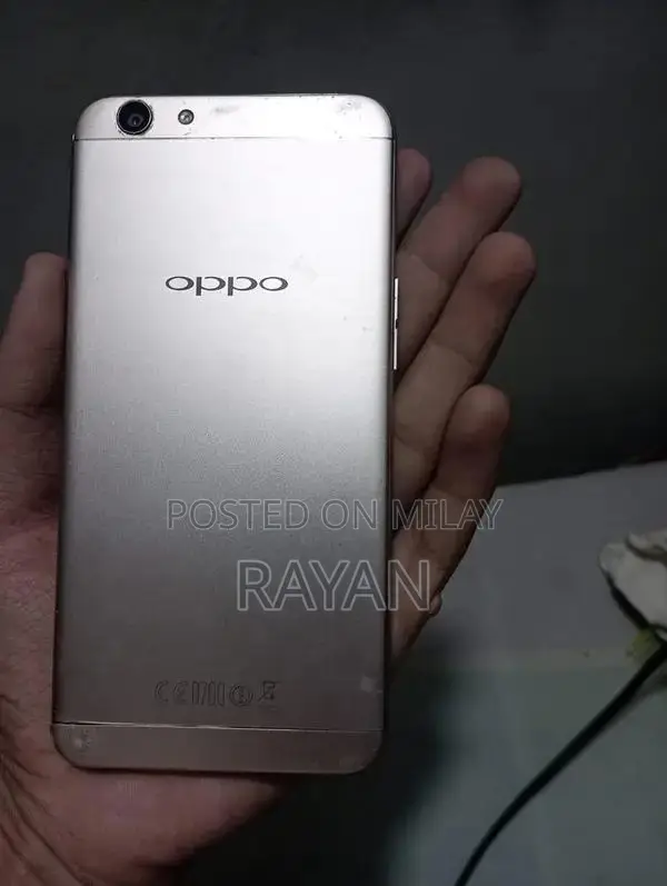 Pre-owned Oppo Smartphone with Original Box and Accessories