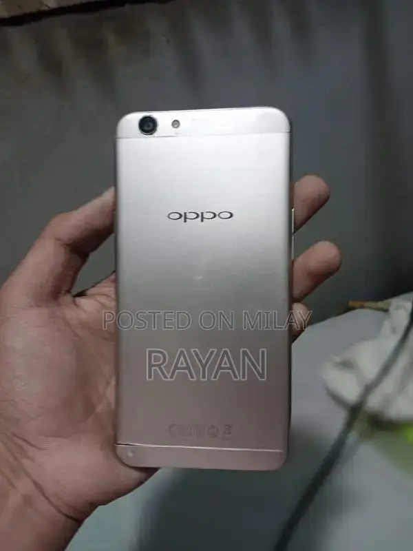 Pre-owned Oppo Smartphone with Original Box and Accessories