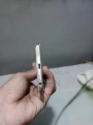 Pre-owned Oppo Smartphone with Original Box and Accessories