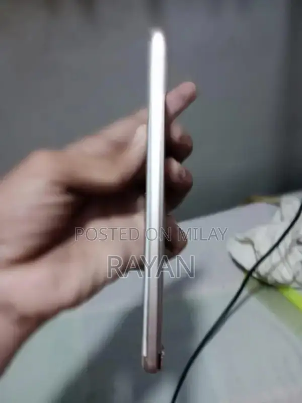 Pre-owned Oppo Smartphone with Original Box and Accessories