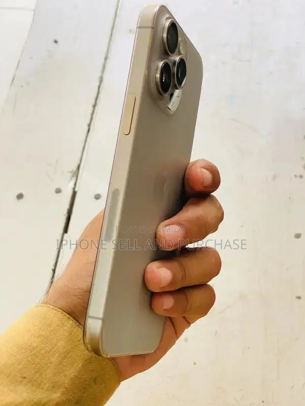 Apple iPhone 15 Pro Max 256GB Smartphone