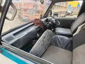 Mazda 2200 Truck Engine Project Vehicle Needs Work