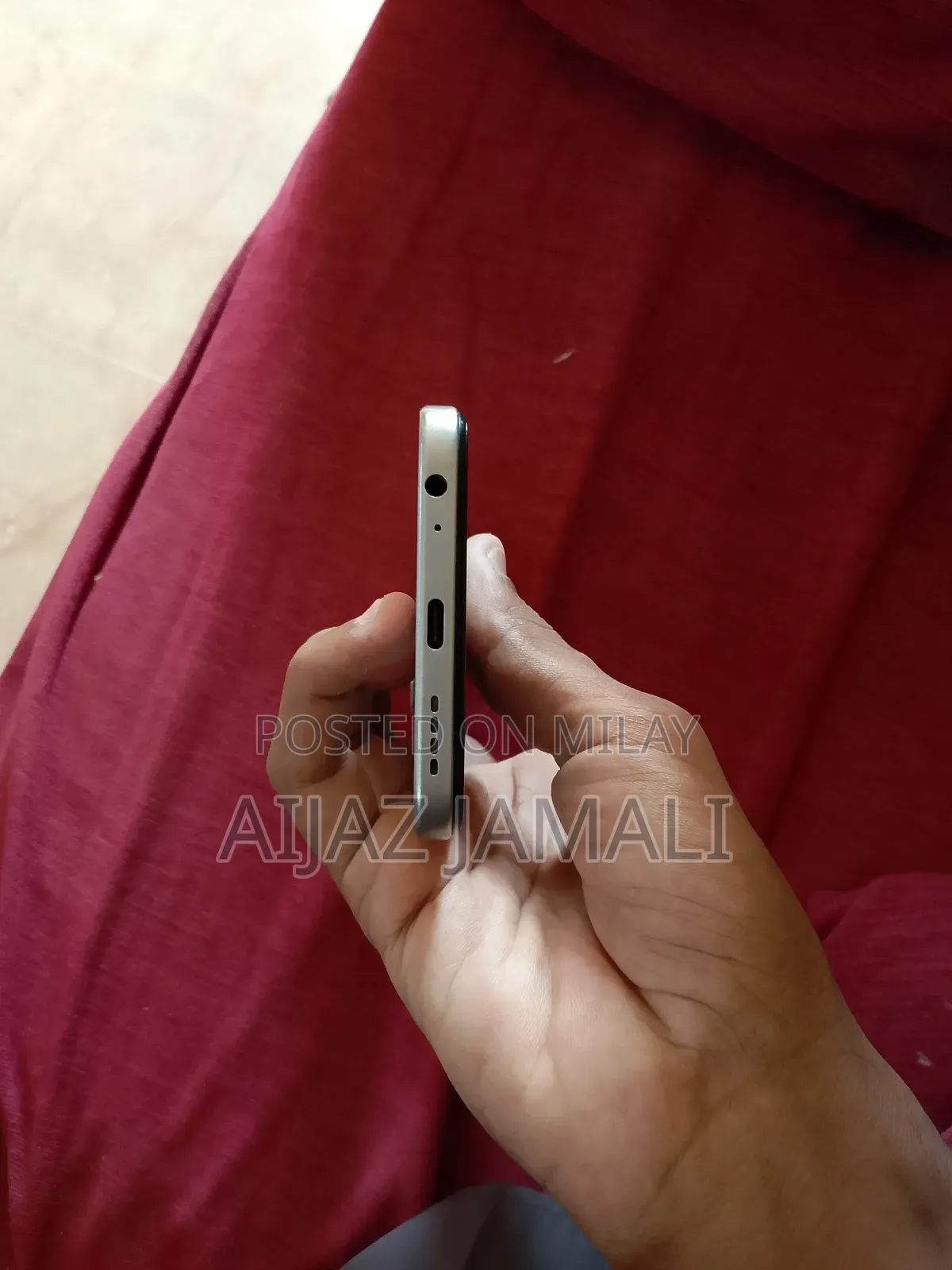 Infinix Hot 50i 128 GB Silver