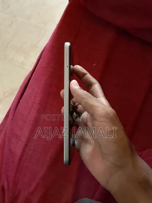 Infinix Hot 50i 128 GB Silver