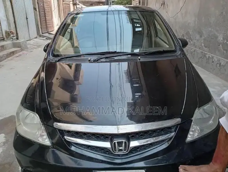 Honda City 2006 Sedan with Leather Interior and LCD