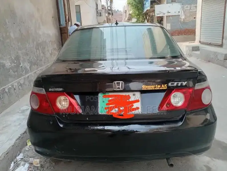 Honda City 2006 Sedan with Leather Interior and LCD