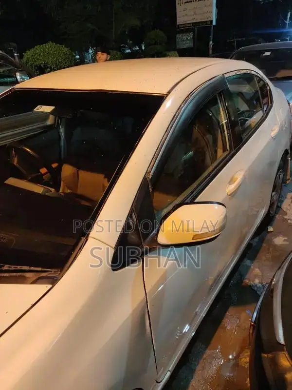 Honda City Compact Sedan - Manual Transmission 2017 Model