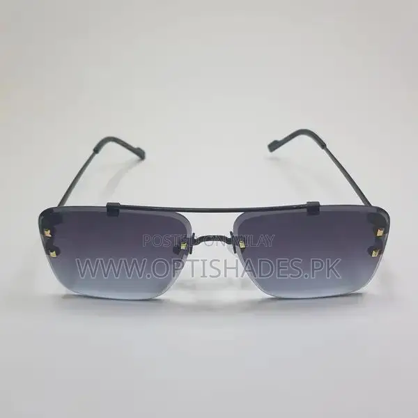 Premium Prescription Sunglasses with Stylish Frame Design