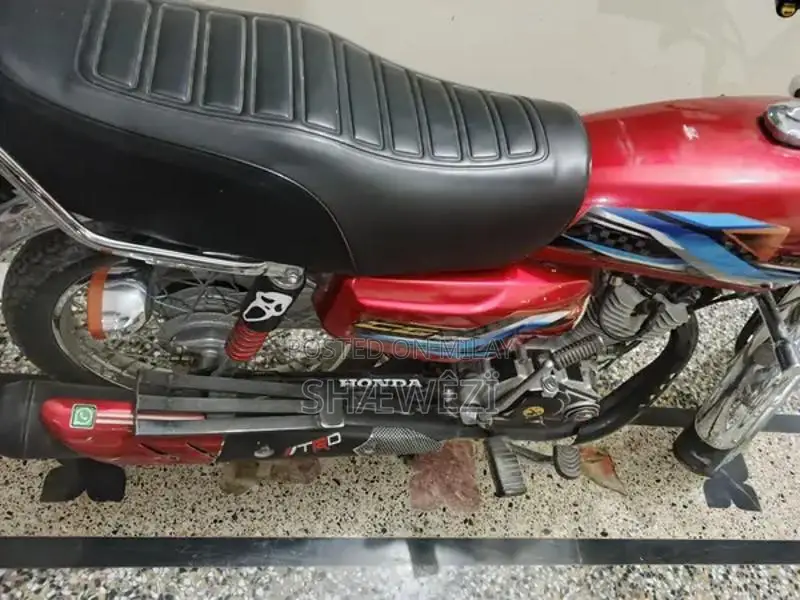 Honda 125cc Motorcycle - Well-Maintained Urban Commuter