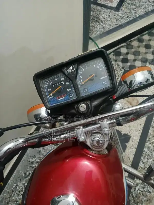 Honda 125cc Motorcycle - Well-Maintained Urban Commuter