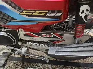 Honda 125cc Motorcycle - Well-Maintained Urban Commuter