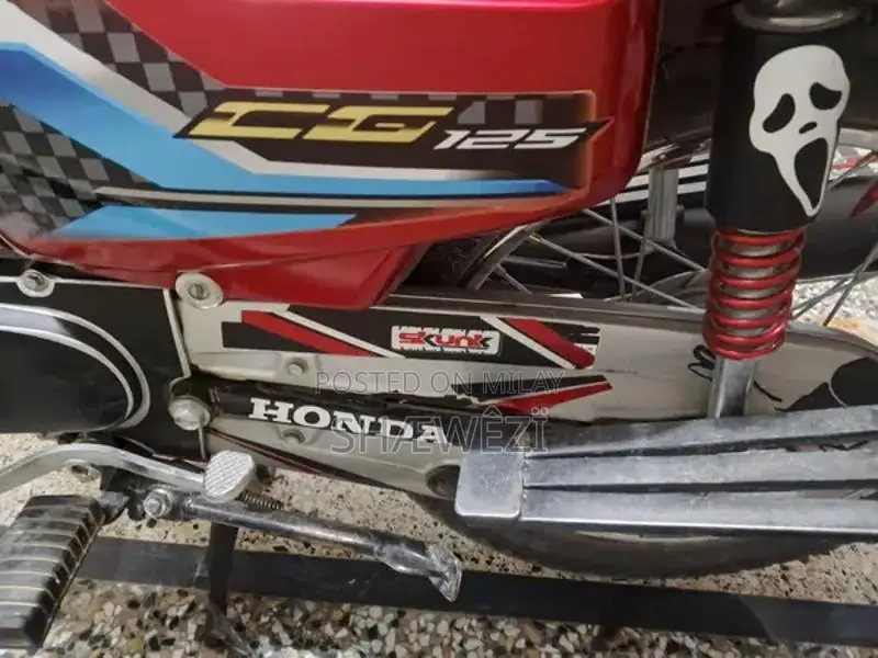 Honda 125cc Motorcycle - Well-Maintained Urban Commuter