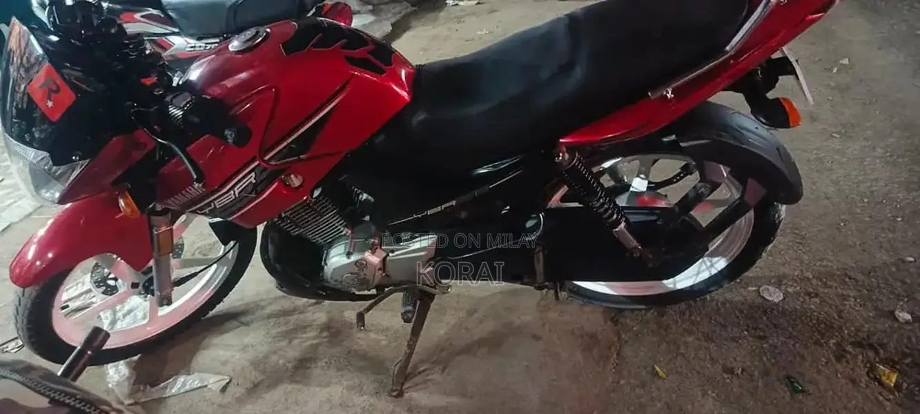 Yamaha YBR 125G Motorcycle - 2016 Model Excellent Condition