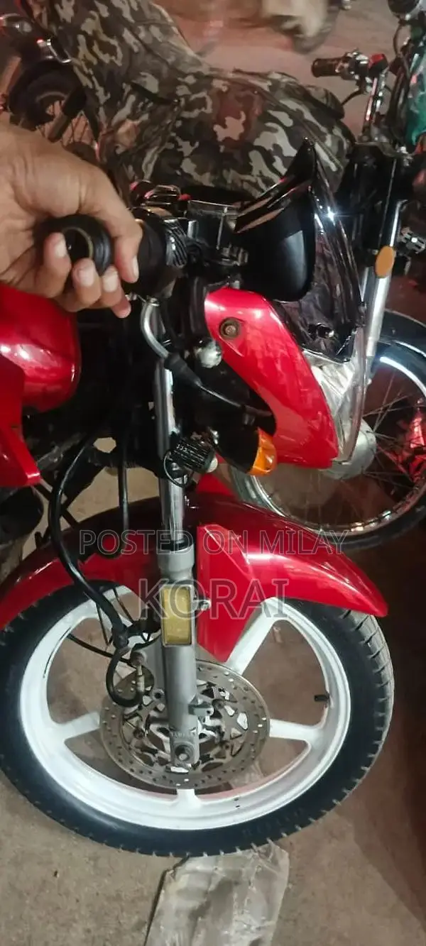 Yamaha YBR 125G Motorcycle - 2016 Model Excellent Condition