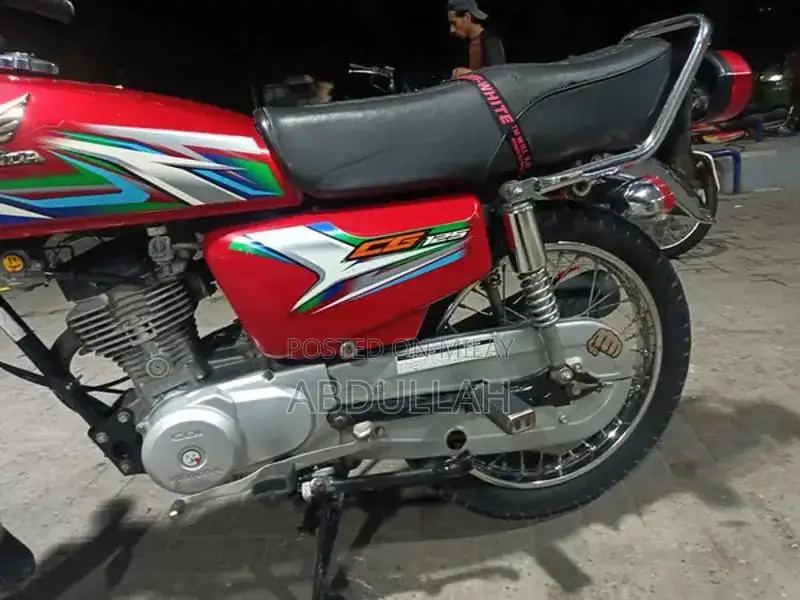 Honda 125cc Motorcycle - 2023 Model, Excellent Condition