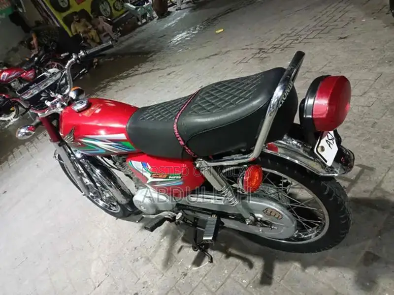 Honda 125cc Motorcycle - 2023 Model, Excellent Condition