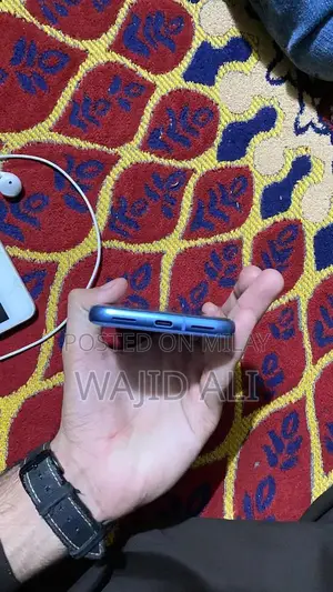 Mid-Range Android Smartphone with Advanced Features