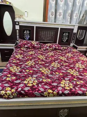 Photo - Bed and Dressing Table Set in Excellent Condition